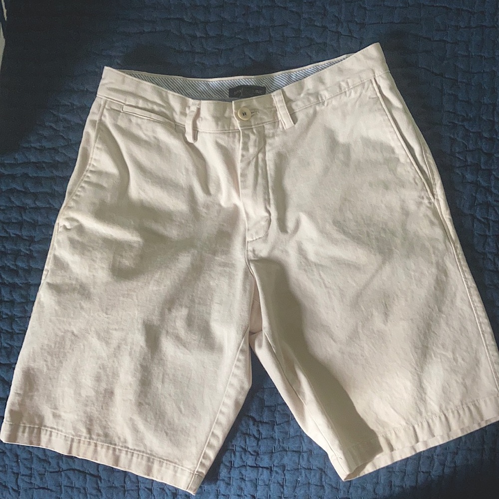 Banana Republic men’s chino shorts